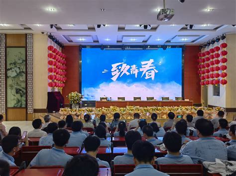 安庆外国语学校2013届高三毕业典礼隆重举办 - 安外新闻 - 安庆外国语