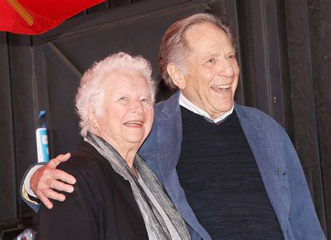 Who is Sonia Schultz Greenbaum? Third wife of 'Just Shoot Me' actor ...