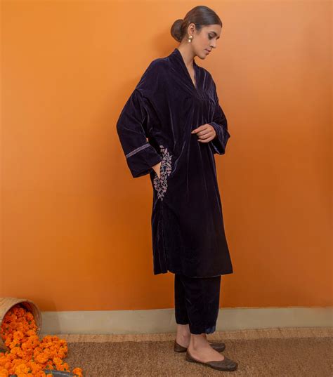 Navy Blue Embroidered Velvet Kurta – Tulsi Online