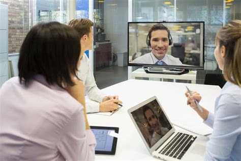 How Host a Conference Call Using Your Mobile Phone 的图像结果