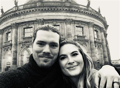 Cozy Christmas Living Room Concert with JennyRebecca & Andrew Ronning ...