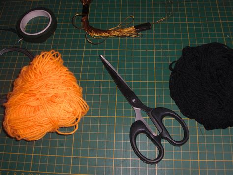 Woollen Thread Design 的图像结果