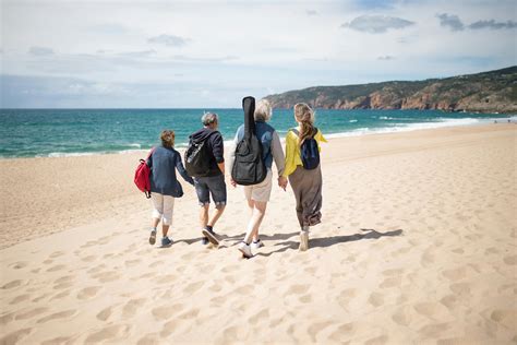 Group People Walking 的图像结果