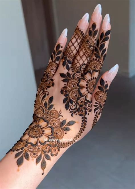 Pin van Shirin op Henna Art | Hennadesigns, Tatoeages, Divali