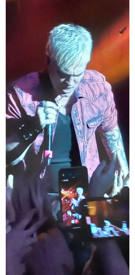 stone temple pilot's vocalist came to argentina with a Pagan Min outfit : r/farcry