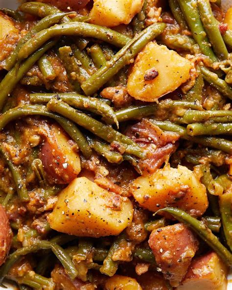 Delicious Southern Green Beans and Potatoes Recipe