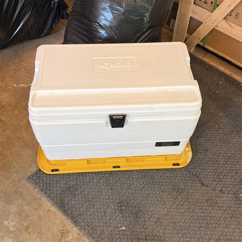 Quart Igloo Marine Cooler
