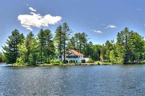 Oquossoc Maine Campground: Reservations & Amenities