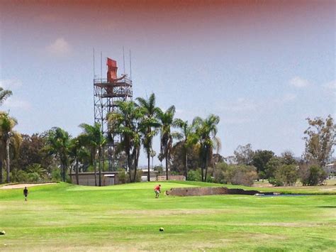 サンディエゴでゴルフ: MCAS Miramar Memorial Golf Course：ティーが増えてる？！
