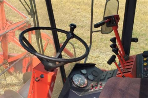 Mähdrescher von 1984: Ein roter Deutz-Fahr M 2680 für 12.992 Euro ...