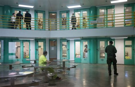 Deputies injured after inmate assault at Theo Lacy jail in Orange ...