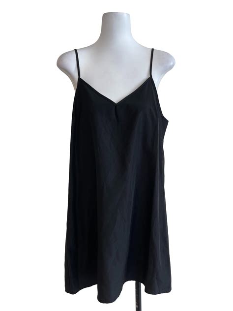 Black V Neckline Dress | REFASH