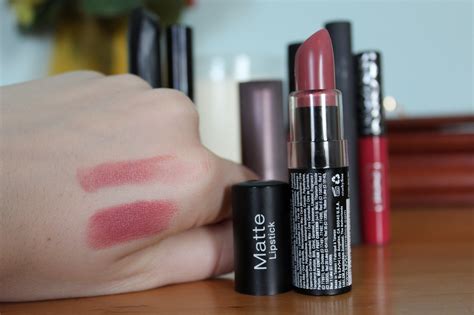 Nyx Matte Lipstick Whipped Caviar