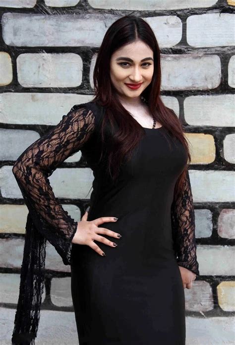 Melissa Pais | Biography Age Shows