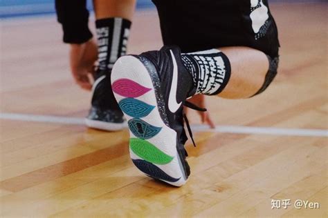 欧文篮球鞋1-7代演变及实战解析测评！_腾讯新闻