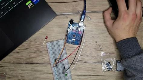 Button LED Arduino Capitor 的图像结果