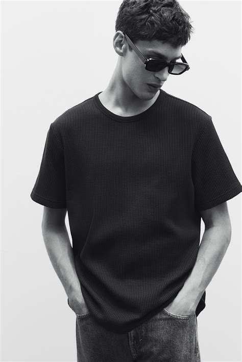 Regular Fit Waffled T-shirt - Navy blue - Men | H&M IN