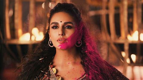 Huma Qureshi teases fans with a vibrant look as she wraps up filming ...
