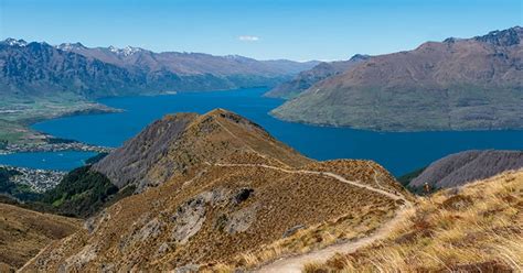 https://newzealandtrails.com/assets/Uploads/_resampled/FillWyIxMjAwIiwiNjMwIl0/ben-lomond-queenstown2.jpg