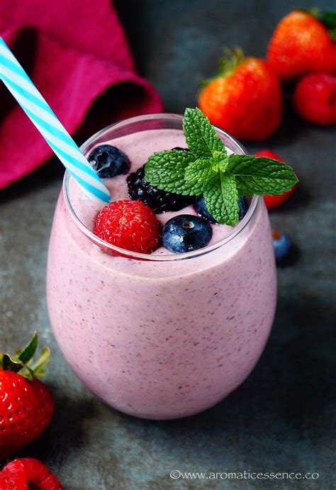 Mixed Berry Smoothie | Mixed Berry Chia Seed Smoothie - Aromatic Essence