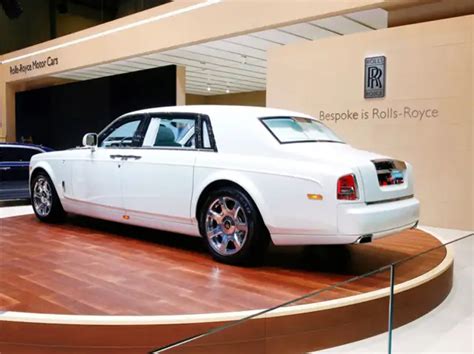 Polished 7-spoke wheels match the bonnet - Rolls Royce Serenity may ...