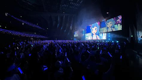 Gura singing in front of a sea of Blue : r/GawrGura