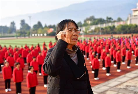 开屏新闻-“希望多活几年”，张桂梅校长这番话令人动容