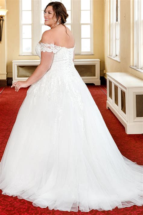 Plus Size Denali Off-Shoulder Sweetheart Wedding Dress