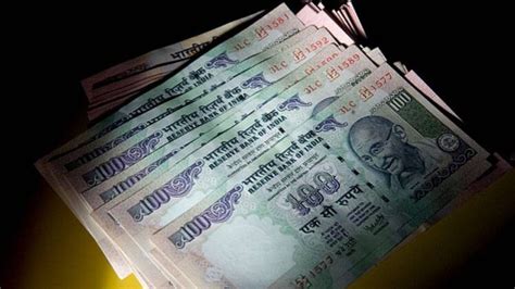 गिरते रुपये को बचाने के लिए मोदी सरकार अपनाएगी मनमोहन वाला फॉर्मूला ...