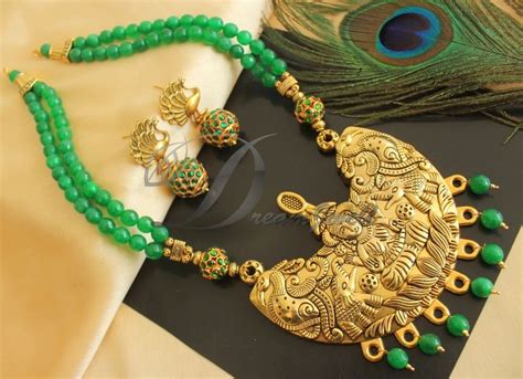 DREAMJWELL - Beautiful Antique Green Agates Lakshmi Designer Pendant N ...