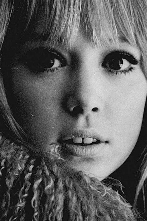 20 Fascinating Portraits of a Young and Beautiful Pattie Boyd in the ...
