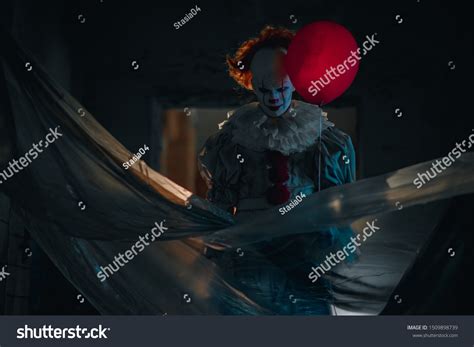 Pennywise The Clown Wallpaper