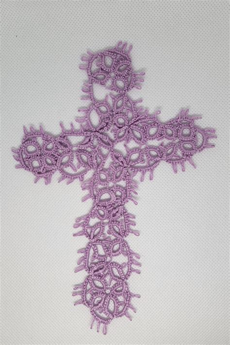 Tatted Cross Tutorial 的图像结果