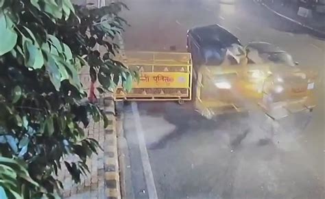 दिल्ली में बेकाबू कार ने मारी टक्कर, कई फीट दूर जाकर गिरा पुलिसकर्मी ...