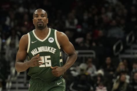 Assessing early returns on Serge Ibaka's start with the Milwaukee Bucks