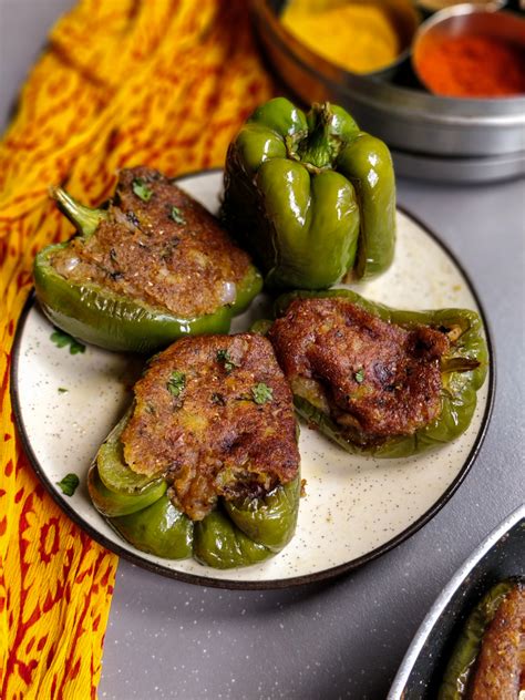 https://media.dinedelicious.in/wp-content/uploads/2020/08/Stuffed-Capsicum-6.jpg