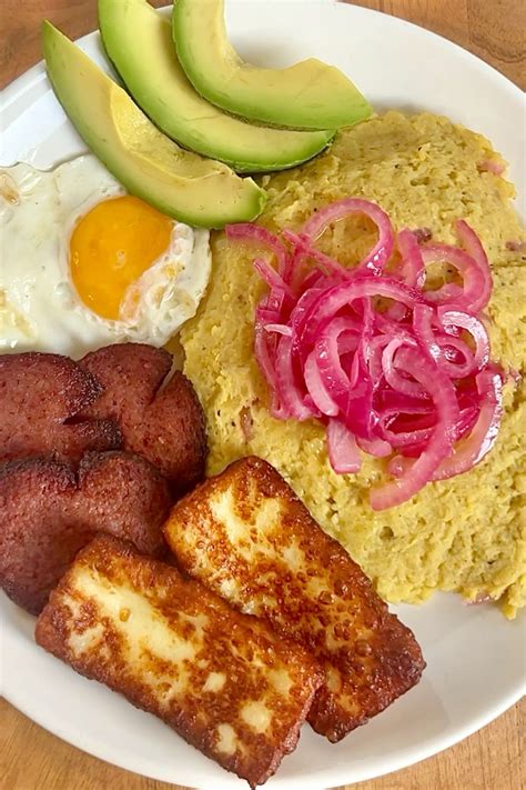 Mangu Con Los Tres Golpes - Classic Dominican Breakfast