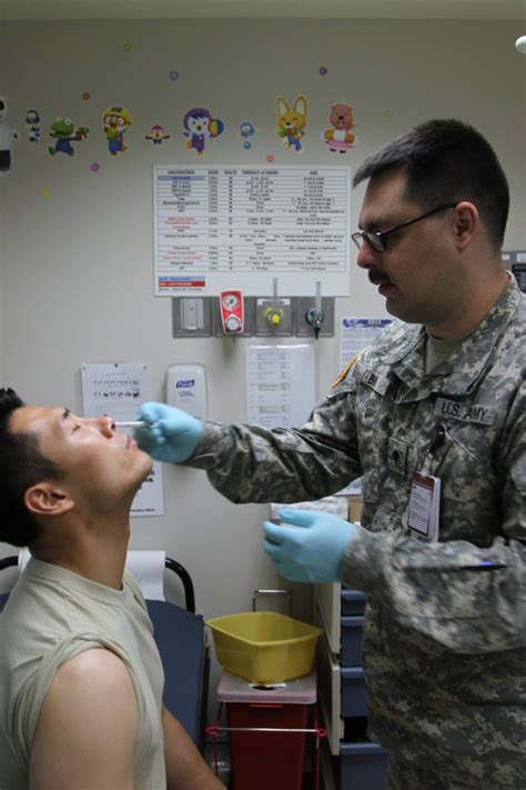 121 Combat Support Hospital Soldiers Assist Reservists With Medical ...