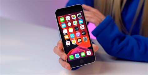 Here’s Why Tim Cook Thinks The iPhone SE Will Get More Android Users To ...