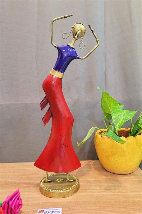 Dandiya Dancing Lady Indian Handicrafts Show Piece decor – Smris