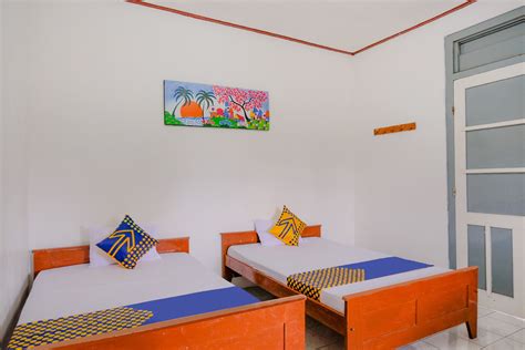 OYO Life 2638 Hotel Raya, OYO Living Magetan, Book @ Rp111597 - OYO