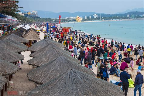 三亚：450人清洁大东海遗留垃圾 沙滩变干净[图]_新浪新闻