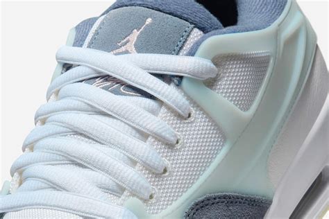 The Nike AJ4 Retro Orchid Blooms in Winter