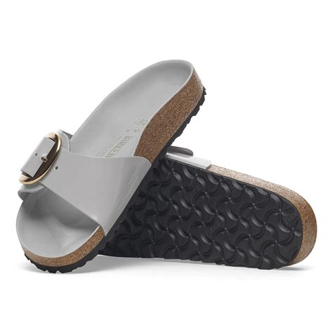 Madrid Big Buckle Envernizado Couro Natural High-Shine Stone Coin ...