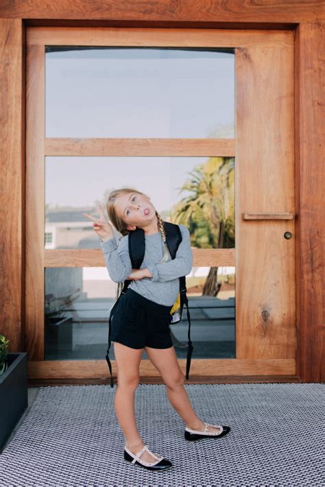 Girls at Walmart 的图像结果