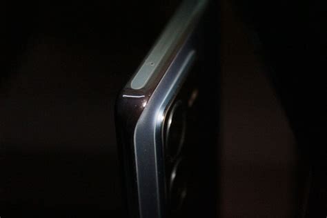 Vivo V25 Pro Review: Premium Display, Colour-Changing Design Worth More ...