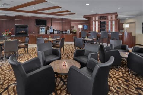 Book a Hotel in Edmonton, get rewarded | Edmonton's Best Hotels