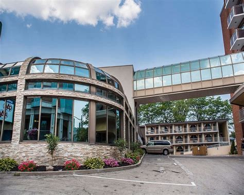 Quality Hotel Fallsview Cascade Niagara Falls, ON - See Discounts