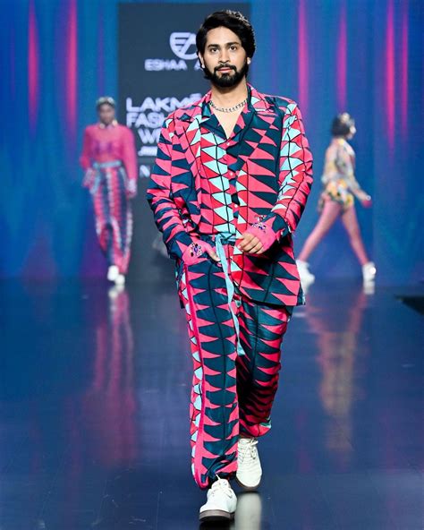 Influencers Are The Modern-Day Royals We’re Obsessed With & It’s Not A ...