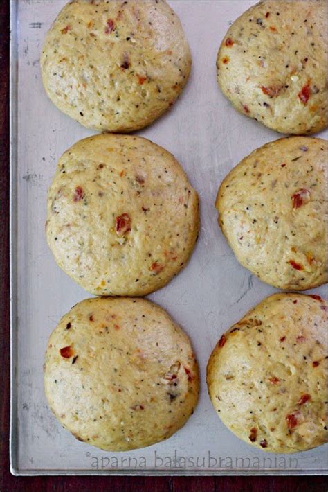 Cakes & More: Cheddar Cheese & Sun-Dried Tomato Herbed Rolls - A Guest ...